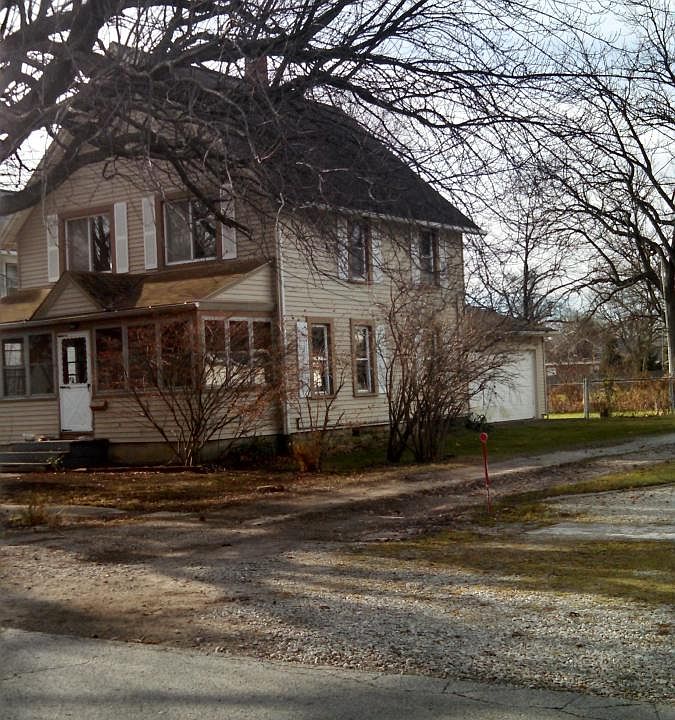 2nd image of 830 Exchange St
