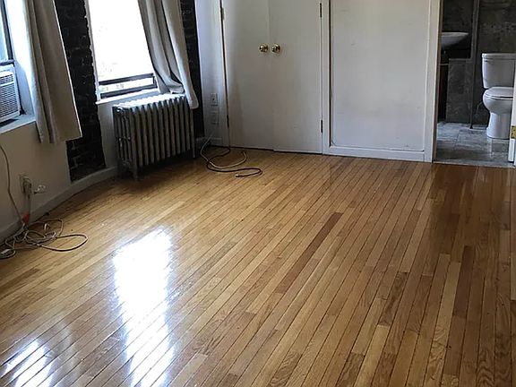 5th image of 229 Elizabeth St APT 5