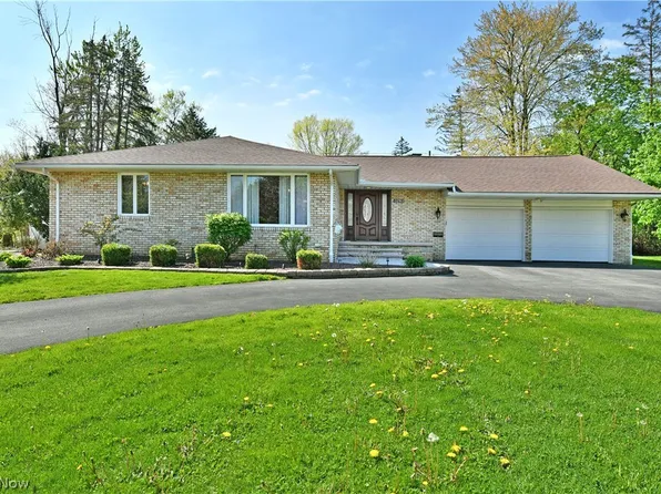 3210 Halsey Dr NE, Warren, OH 44483