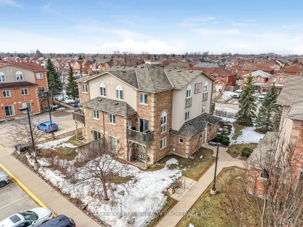 17 Cheltenham Rd Unit 4, Barrie, ON L4M 0E7