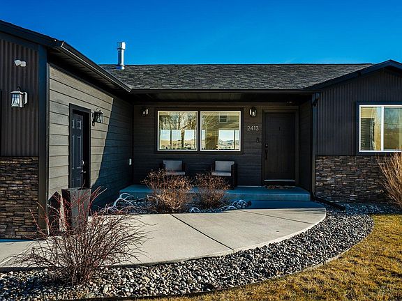 2nd image of 2413 Juniper Ln