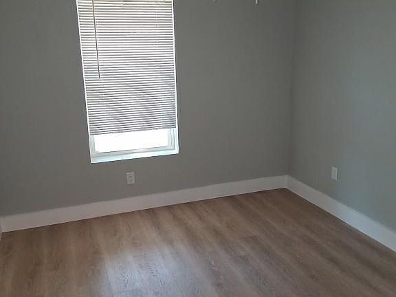 4th image of 1114 Wyatt St