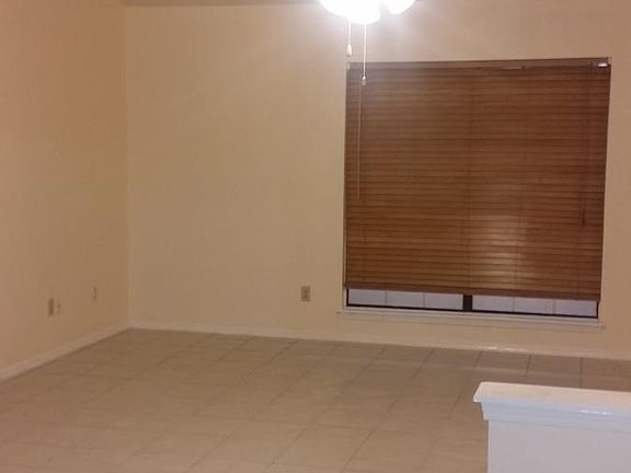 4th image of 2914 Haymeadow Dr