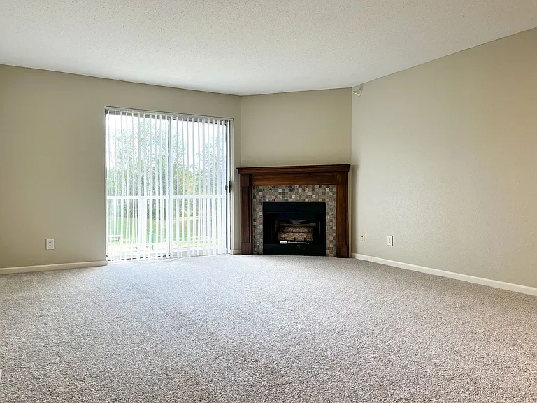 Waterford Place Townhomes — Photo 8