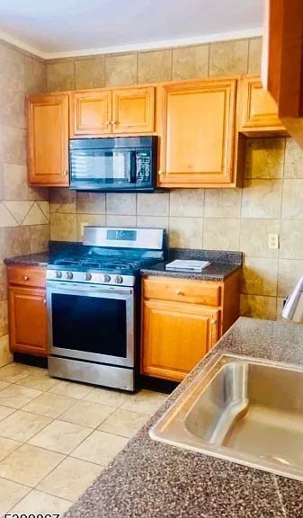 665 Bloomfield Ave #1 — Photo 1