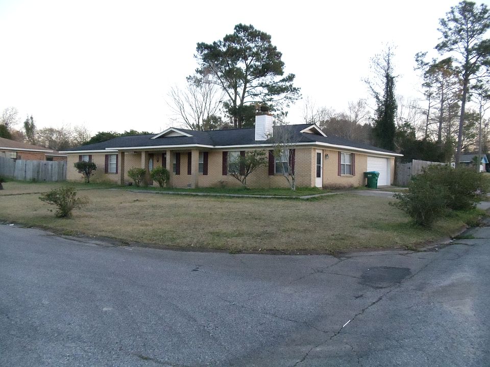 1st image of 15313 Christopher Dr