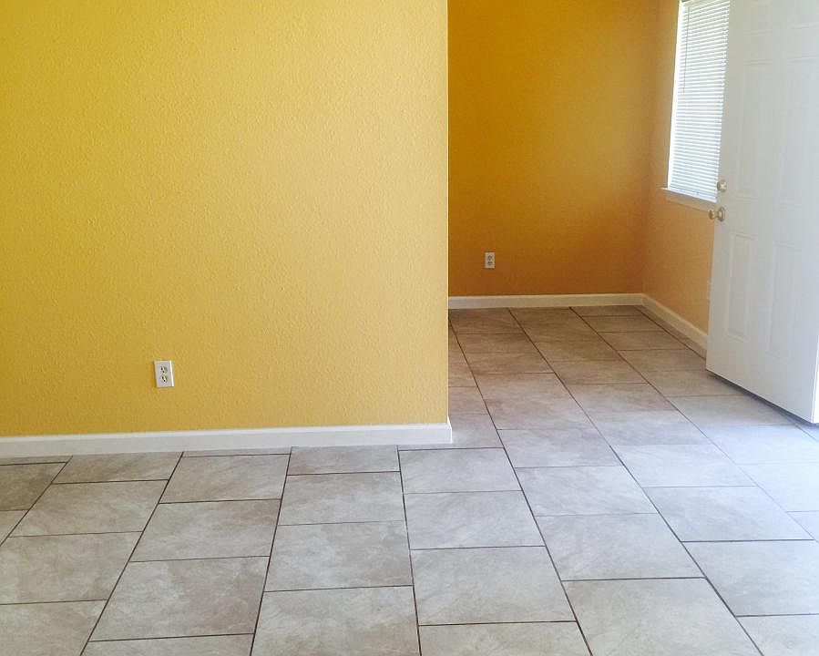 1st image of 304 Vassar Dr SE APT 4