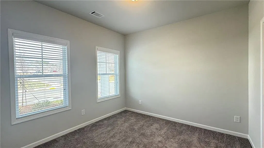 4 bed, 3.0 bath, 2252 sqft, $2,695 — Photo 4