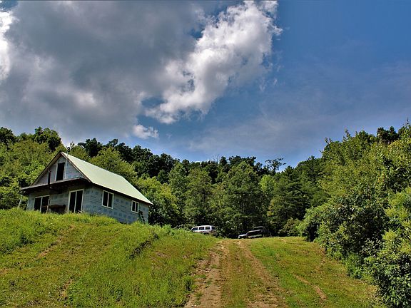 Unfinished cabin with great potential