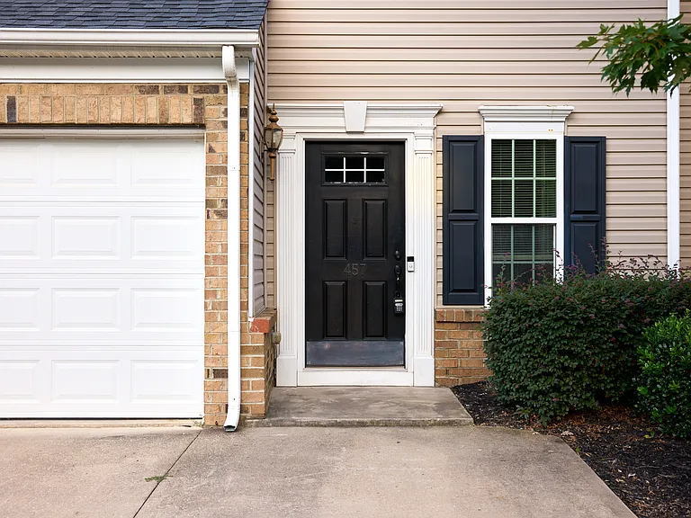 457 Woodbark Ct — Photo 4