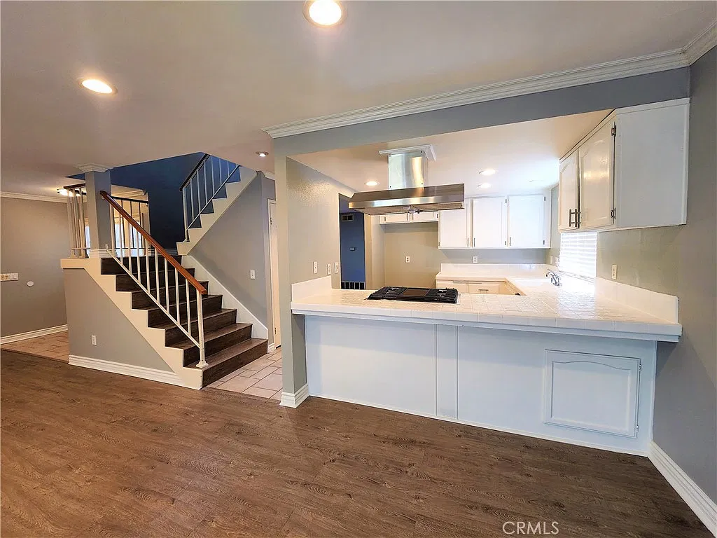 3 bed, 2.5 bath, 1664 sqft, $4,395 — Photo 4