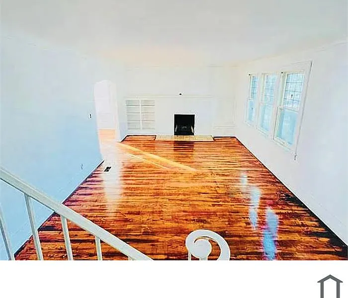 6 bed, 2.5 bath, 2500 sqft, $3,150 — Photo 3