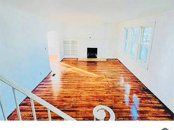 3rd image of 4151 Haverhill St