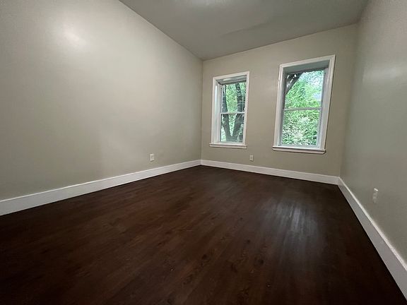 4th image of 812 Clinton Ave #1E