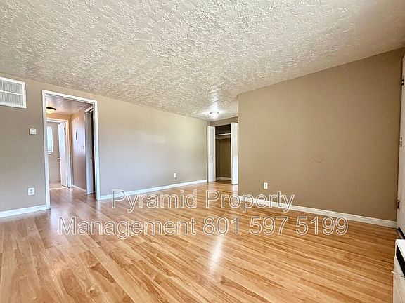 5th image of 805 S Cheyenne St APT 2