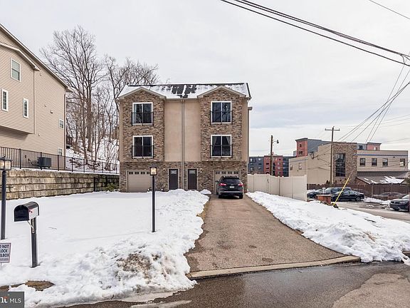 3rd image of 233 Paoli Ave