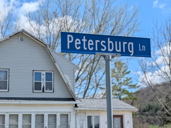 48670 Petersburg Ln, Gays Mills, WI 54631
