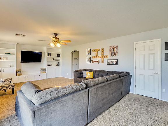 4th image of 598 E Poncho Ln