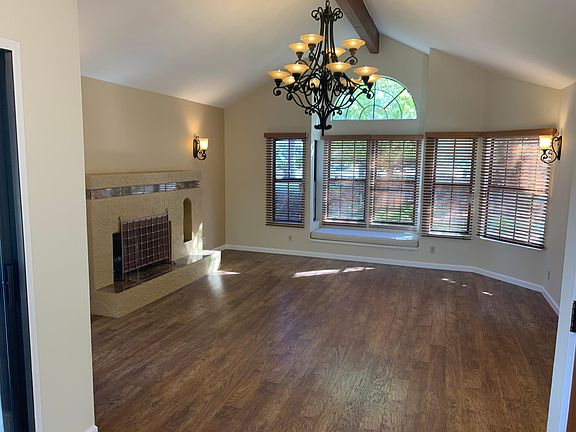 2nd image of 12588 Avenida Tineo
