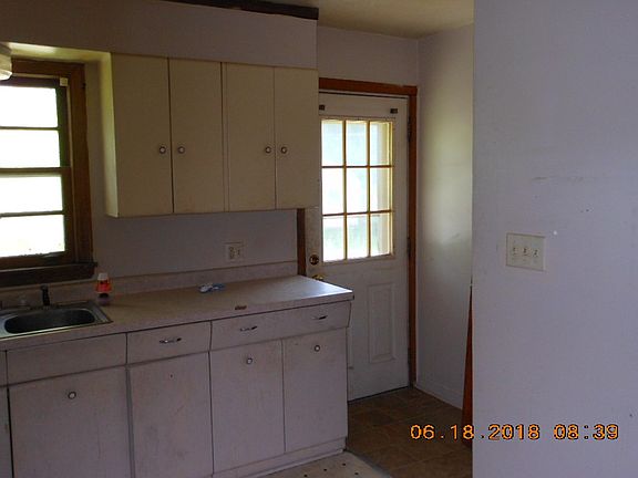 5th image of 523 Royal Ave