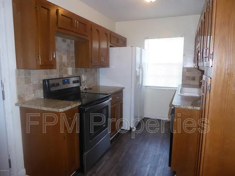 4 bed, 2.0 bath, 1545 sqft, $1,425 — Photo 4