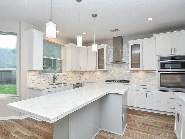 215 Windrift Ct — Photo 10
