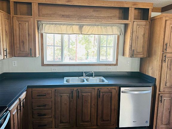 3rd image of 9846 County Road 136 W
