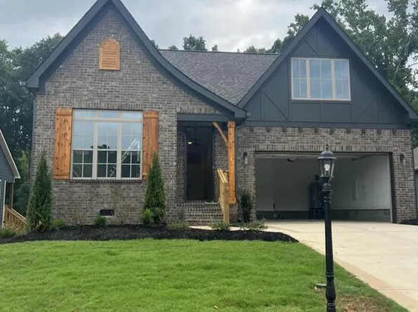 6384 Satjanon Dr, Ooltewah, TN 37363