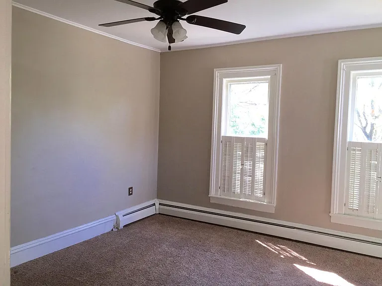 469 W Church St — Photo 12