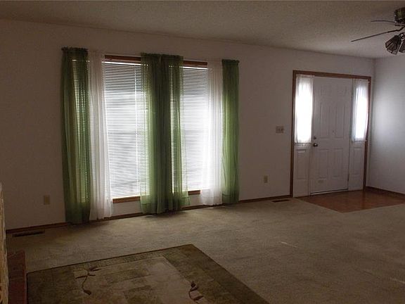 2nd image of 2612 Charlton Ln