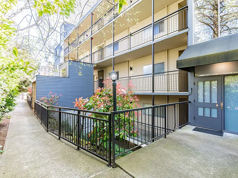 Lakeview Place — Photo 4