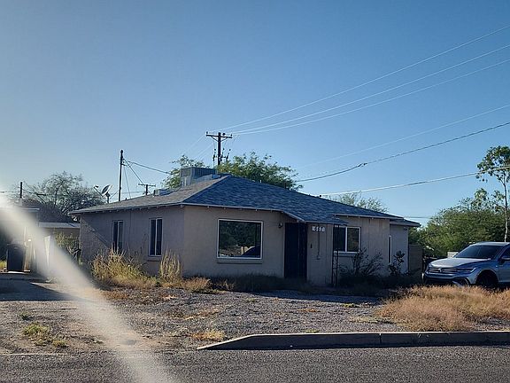 3rd image of 667 N Venice Ave