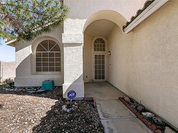 3rd image of 5116 High Creek Dr