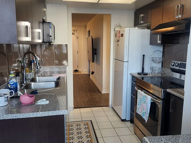 80 Alton Towers Cir #809 — Photo 7