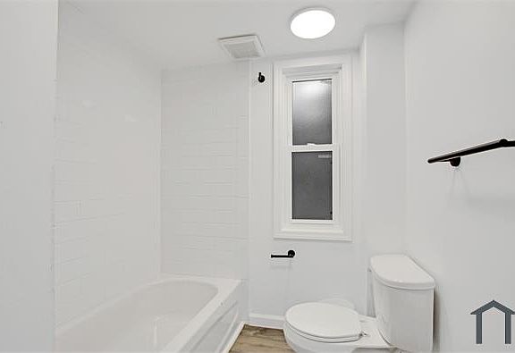 4th image of 343 Sheffield Ave #A