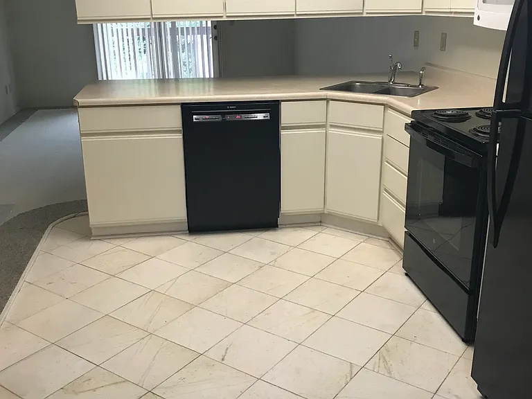 25 Lincoln Ave #5 — Photo 8