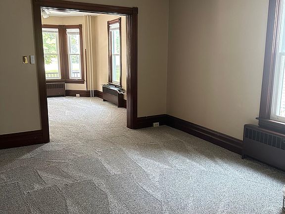 5th image of 121 Werner St
