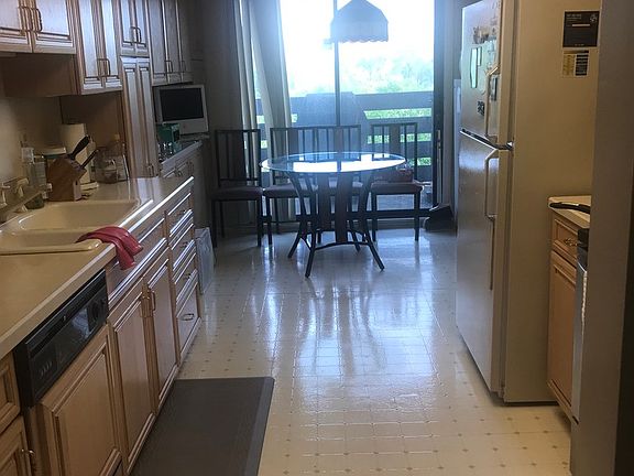4th image of 2020 Chestnut Ave Unit 510