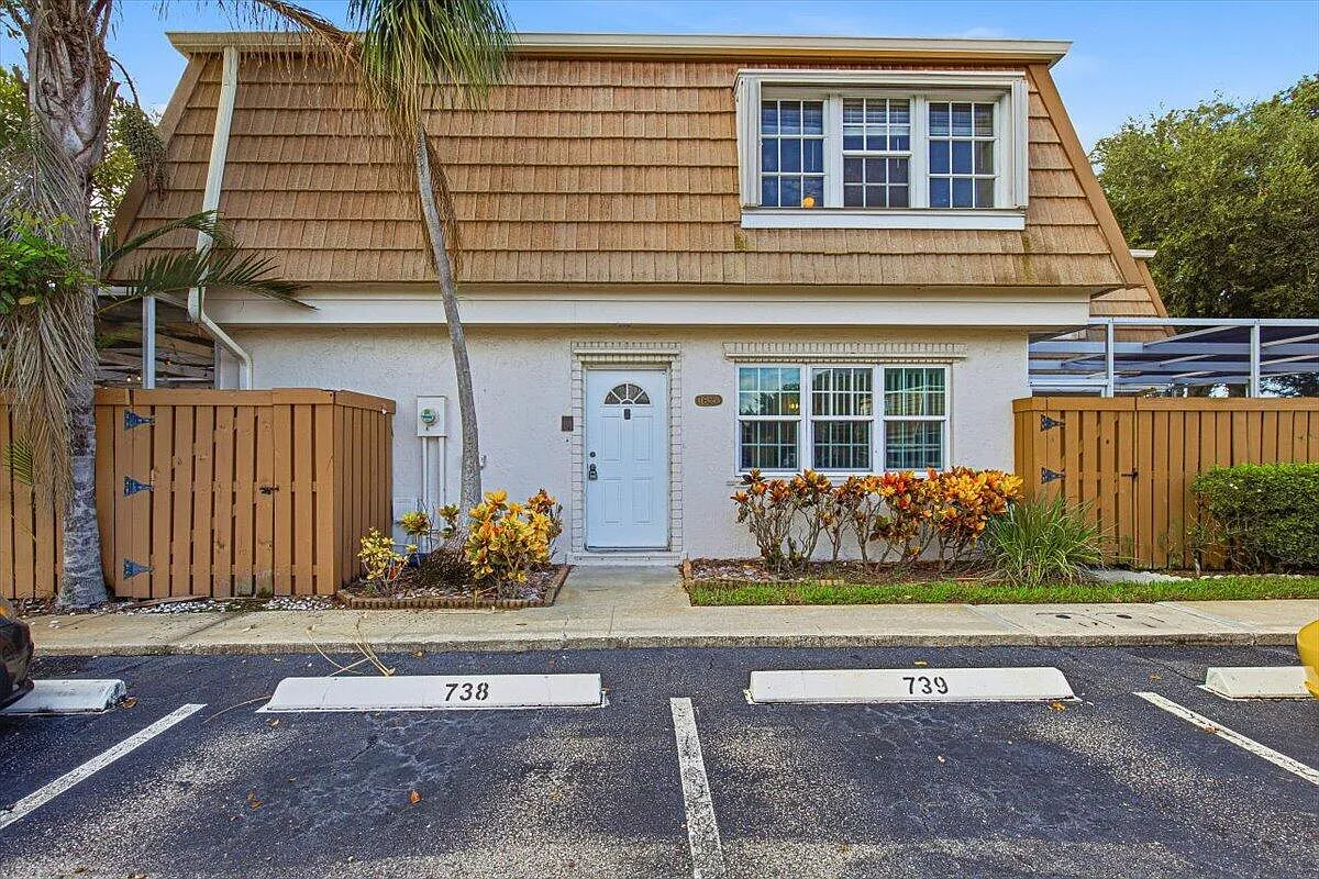 3 bed, 2.5 bath, 1740 sqft, $3,000 — Photo 2