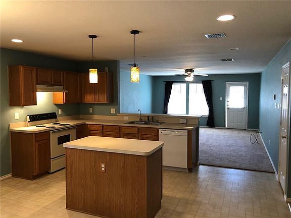 5th image of 2607 Mountain View Dr