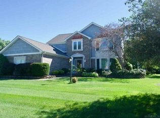 267 Windrift Ln, Rochester Hills, MI 48307