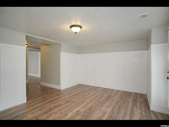 3rd image of 895 S Arapaho Ct