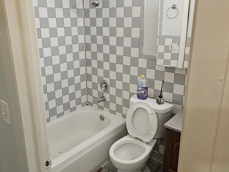 7606 Bristol Ln #F — Photo 4