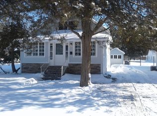 253 McHenry Ave, Crystal Lake, IL 60014
