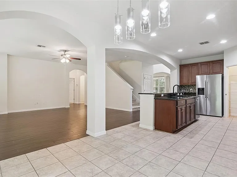 660 Fanning Dr — Photo 13
