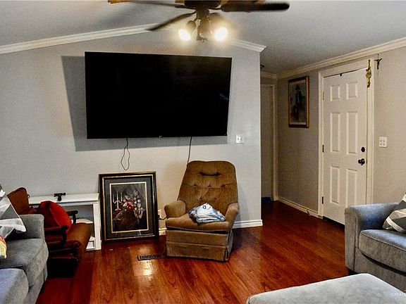 4th image of 6209 Poinsetta St