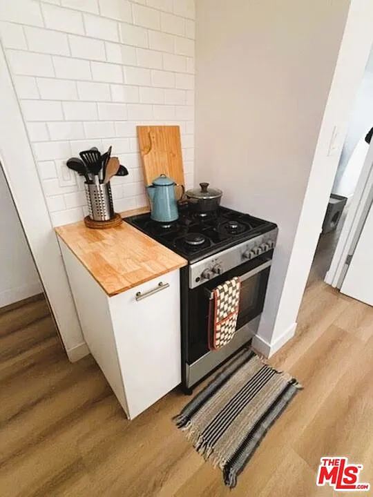 2 bed, 1.0 bath, 860 sqft, $2,400 — Photo 4