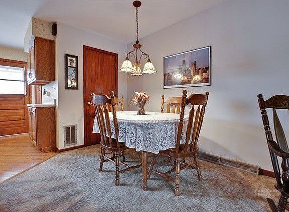 4th image of 9807 Garden Ct