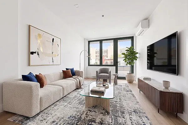 Living room, photo 1