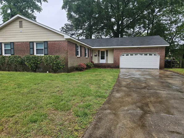 1001 Amherst Ln, Virginia Beach, VA 23464